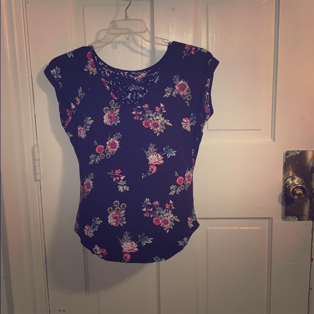 shirt comfy but has some style.